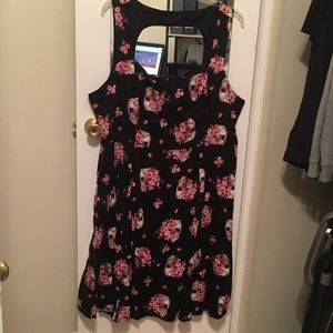 Torrid Skull Rose Dress Size 24